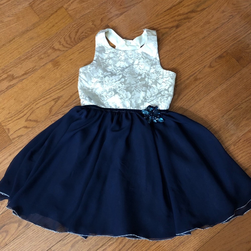 Girls size 8 Emily West dress